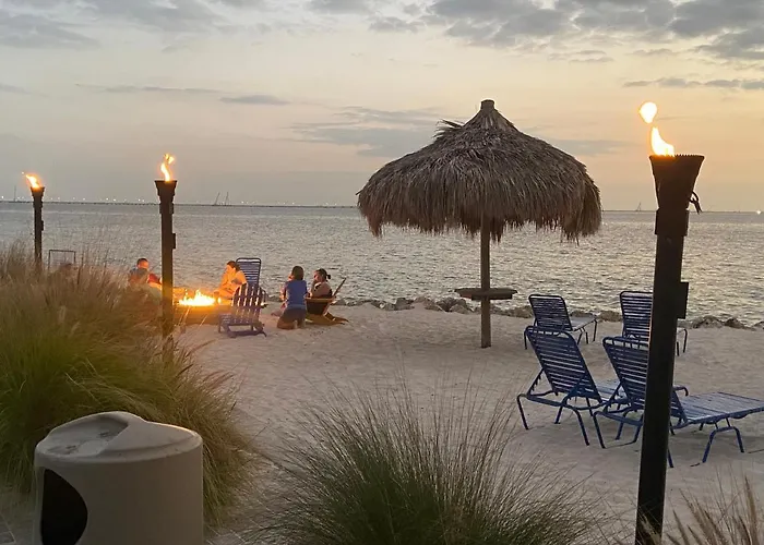 Amazing Waterfront Views Resort, Enjoy Heated Pool & Sunset!