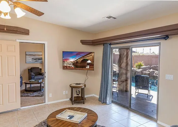 Beach Happy-Lake Close-Private Waterpark Oasis -Sleeps 14