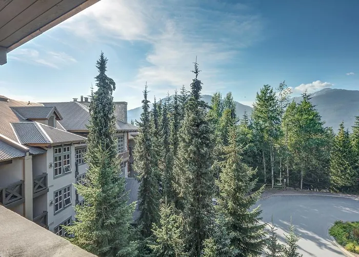Blackcomb Springs Suites By Clique