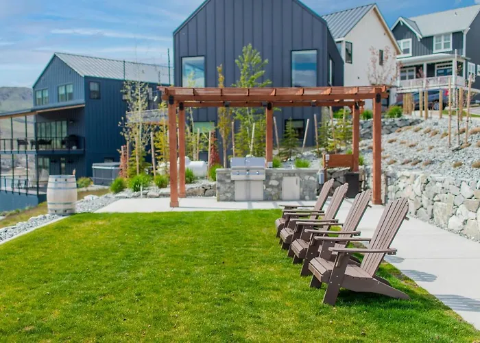 Arroyo With A Carriage House #60