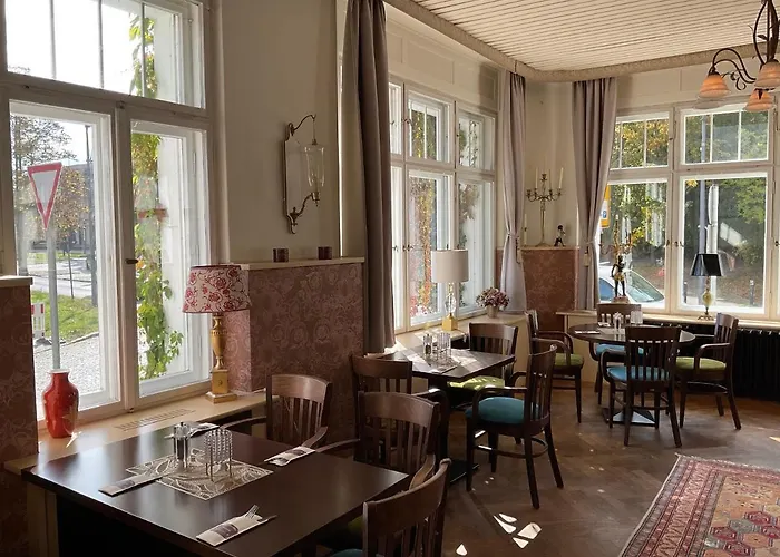 Bahnhofshotel Die Neue Bühne