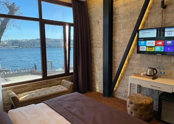 Weingart Seaside Hotel