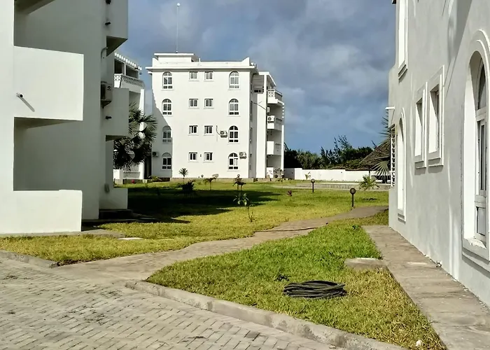 Pahalimzuri Kijani - 1 Bedroom Beach Apartment With Swimming Pool