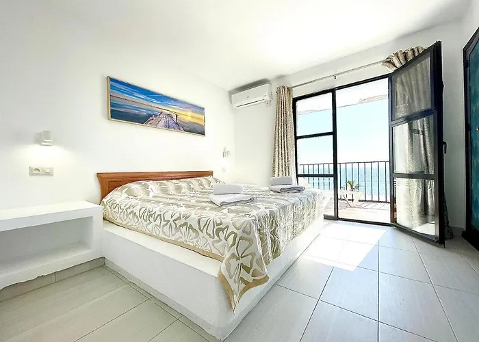Dona Lola Miriam - Nice Duplex 1 Bedroom Apartment With Open Sea Views Close To Restaurants And Bars Between Marbella And Fuengirola - Costa Del Sol - Cs166
