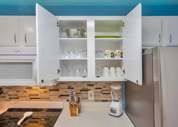 NEW 2bed2bath condo - CLEARWATER BEACH - FREE Wi-Fi&Parking