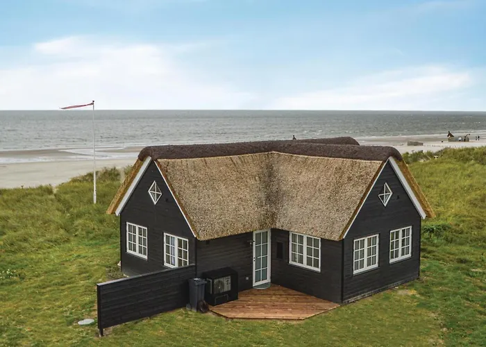 Three-Bedroom Holiday Home In Blavand