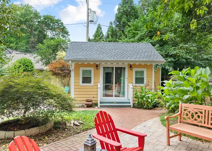 The Cozy Yellow Cottage In Dilworth