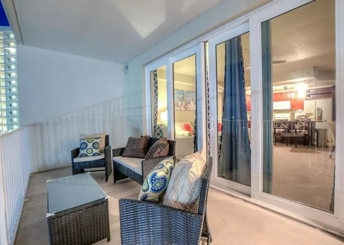 Laketown Wharf 736 By Aneliya