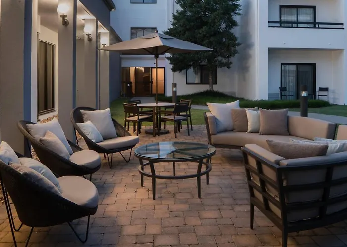 Courtyard By Marriott Memphis East/Park Avenue