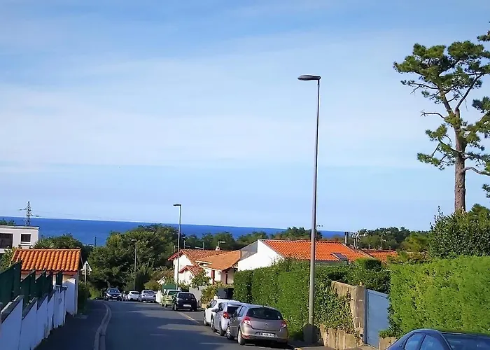 Appartement à Hendaye avec piscine et à côté de la plage