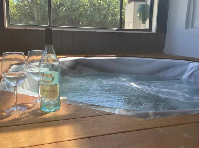 Portland Sea Spa Retreat With King Bed Free Arcade Sleeps 9