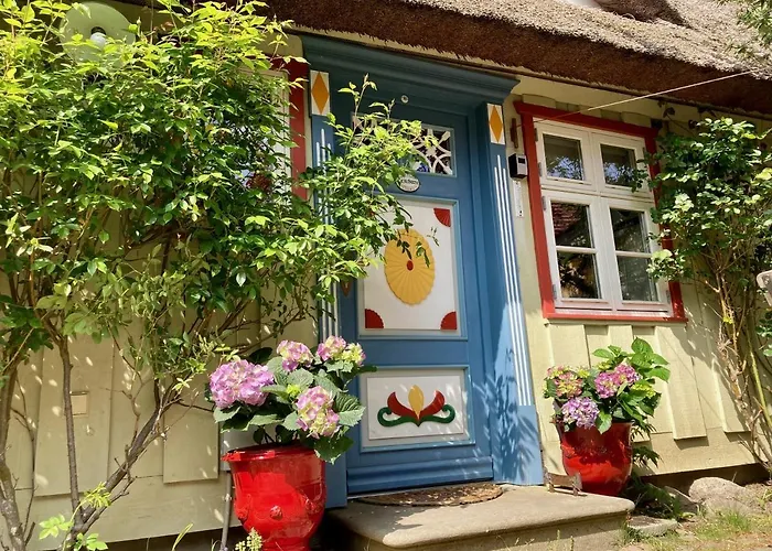 Haus am Hafen - Luxus unter Reet, Garten, Strandkorb, kleine Idylle