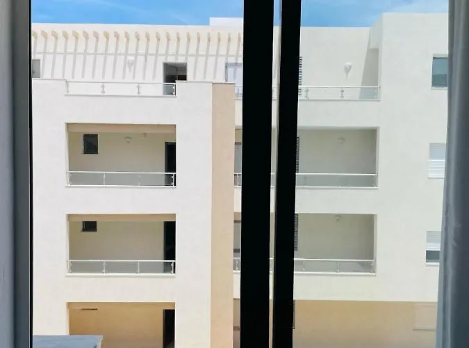 Luxus-Apartment mit Poolblick