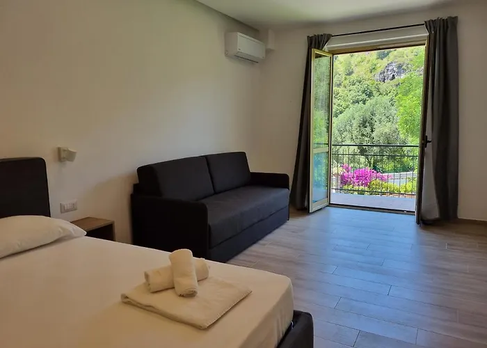 Marea Retreat Rooms
