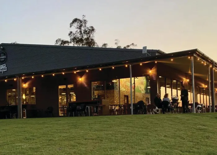 Hunter Valley Resort, Hunter Farm Adventure Centre & 4 Pines At The Farm