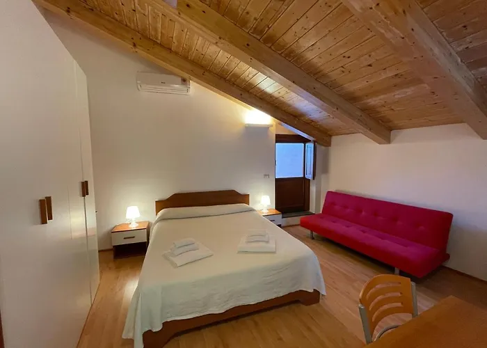 Domo Is Solus - Affittacamere - Living Sant'Antioco