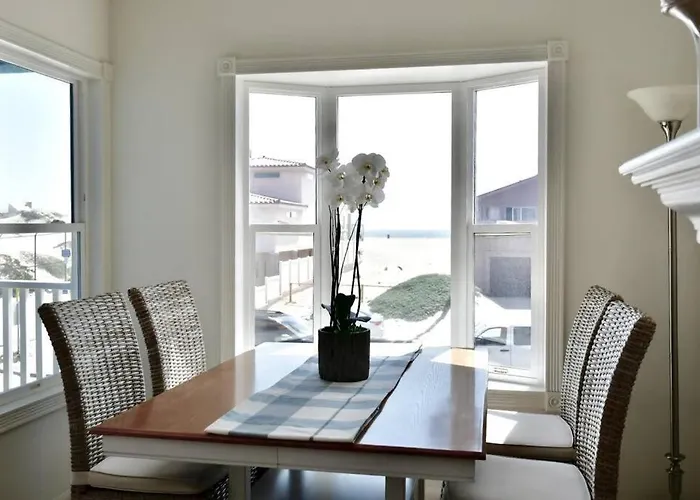 Beach House Located In Quiet Community.
