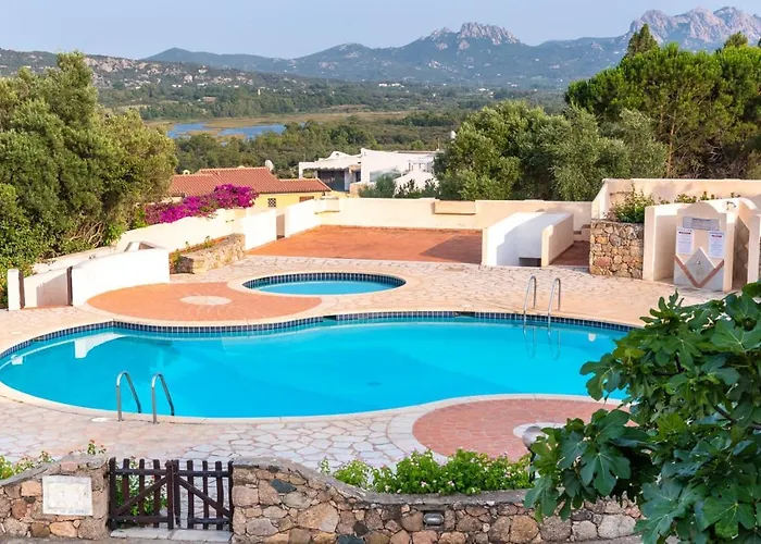trilocale con piscina