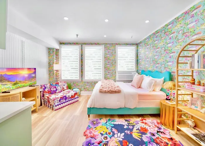 King Bed Mermaid Suite - Heart Of Palm Beach, Free Parking Included