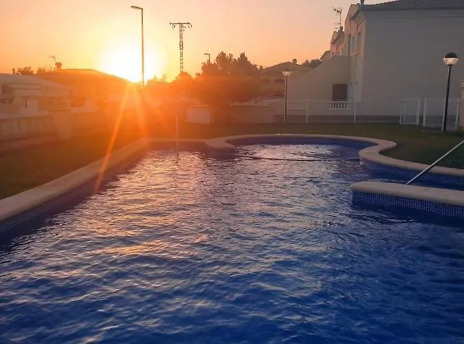 Apartamento nuevo en urbanización a 250 metros de la playa