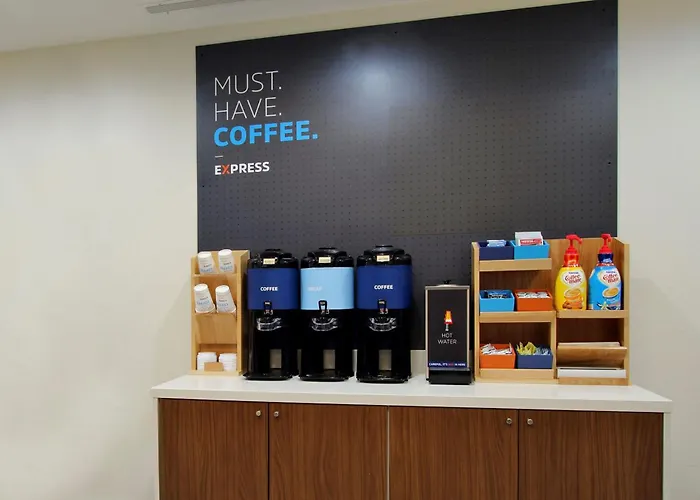 Holiday Inn Express Hotel & Suites Omaha West By Ihg