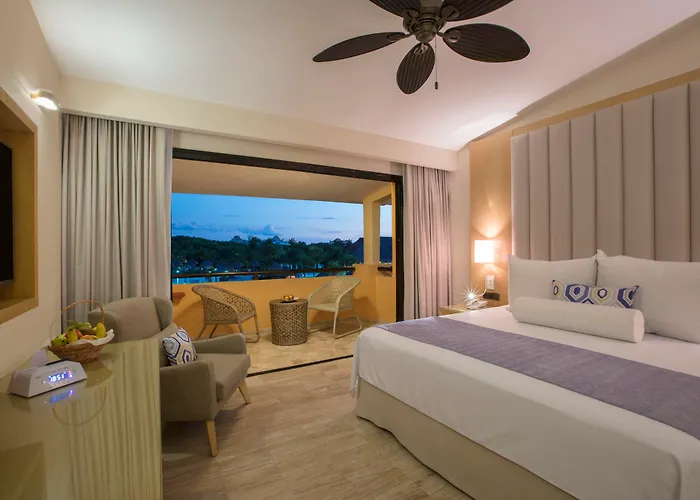 Grand Palladium Select White Sand Resort & Spa