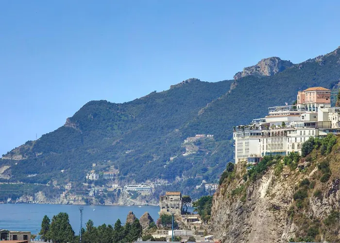 Lloyd'S Baia Hotel