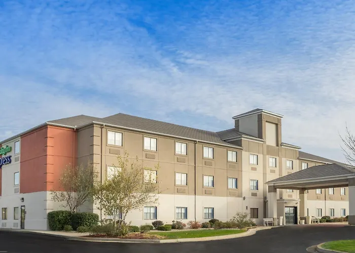 Holiday Inn Express Hotel Howe / Sturgis By Ihg