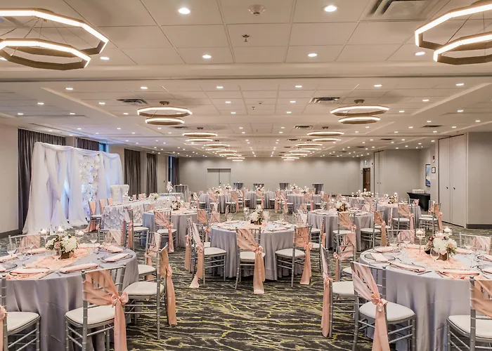Holiday Inn Hotel & Suites Calgary South - Conference Ctr By Ihg