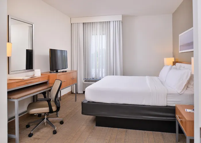 Holiday Inn Express And Suites New Orleans Airport By Ihg