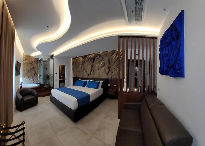 Palazzo Ferrucci Luxury Suites