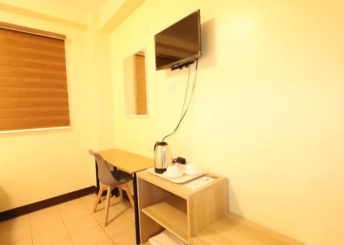 Leo Hotel - Lifestrong Property Inc