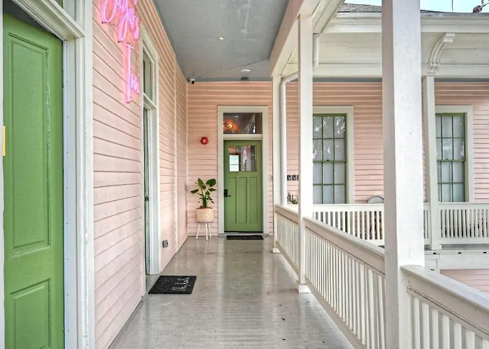 Sugars Inn Room 2 Boutique Hotel One Mile To Beach