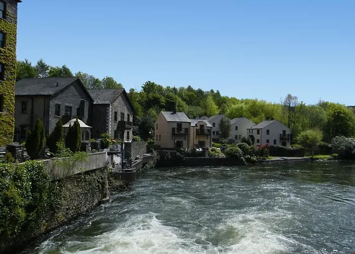 Lakeland Village