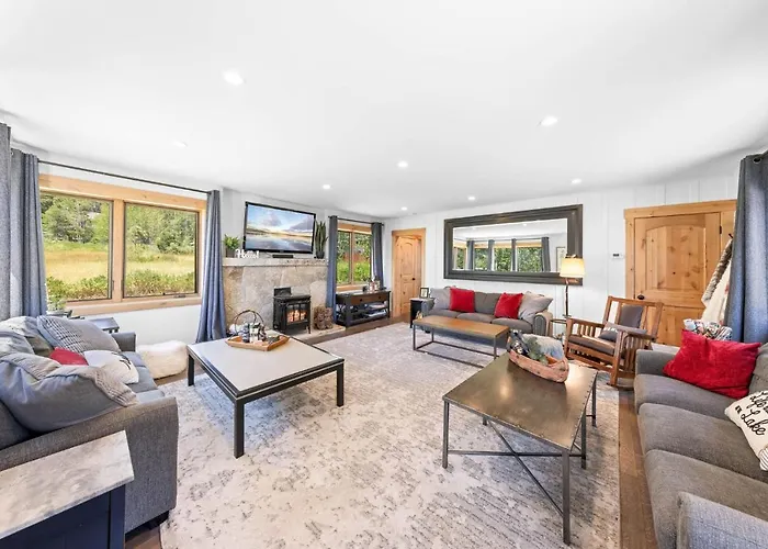Rustling Grove In Tahoe City - Pet-Friendly, Walking Distance To Downtown And Lake - Private Hot Tub