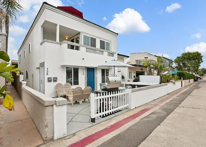 Beach Perfection - Ocean Views, Parking, Pet Friendly & Steps2Sand