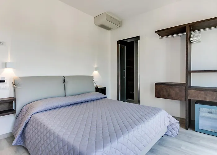 MARITTIMO Riccione - Hotel Clipper FRONTE MARE