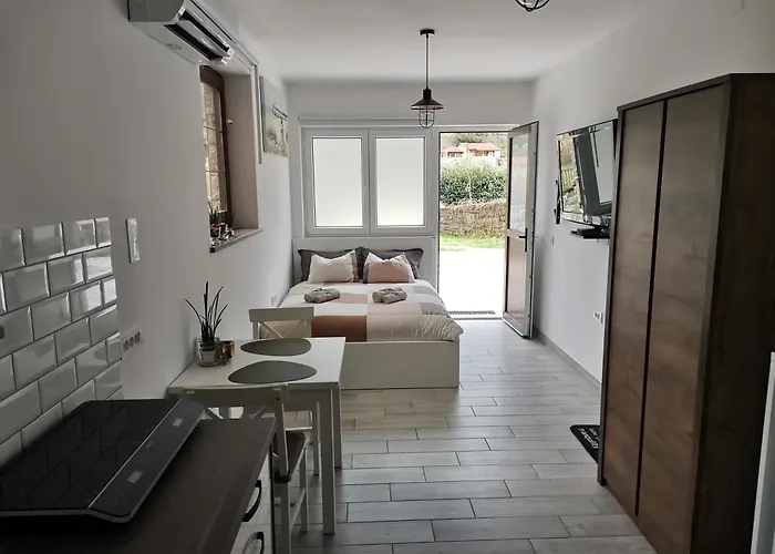 Apartma Pinea