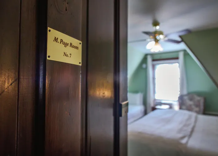 Cedar Crest Inn
