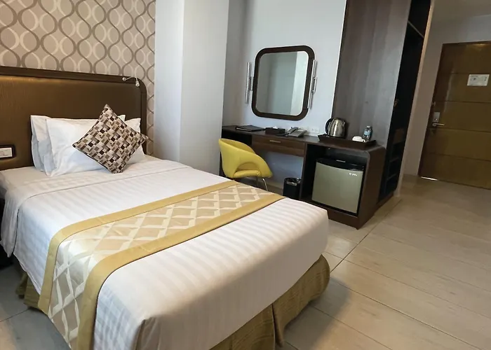One Central Hotel&Suites