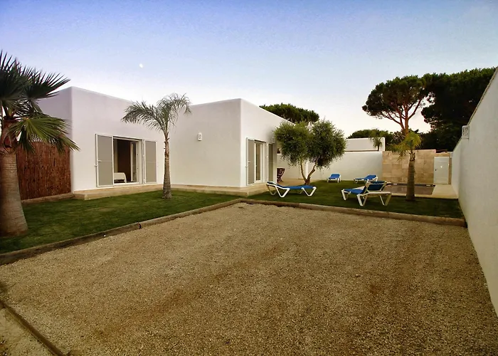Casas Palma Zahora casa con piscina privada junto a la playa