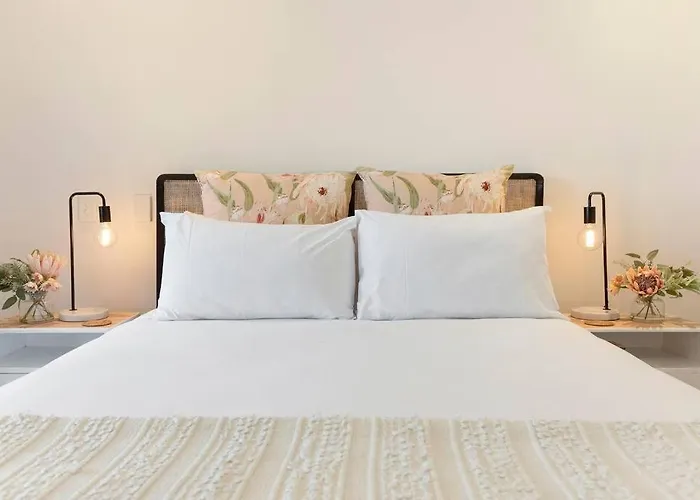 The Salty Lagoon - A Vibrant Retreat By The Water