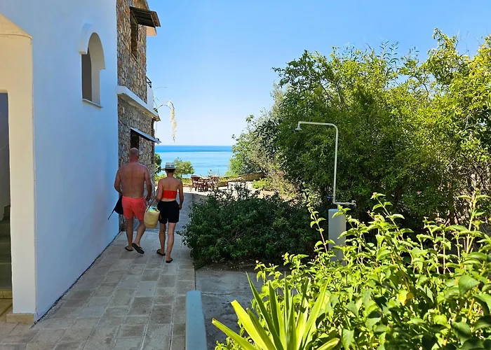 George Seaside Serviced Studios & Apartments