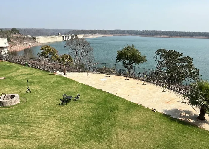 Narwar Lakefront Resort
