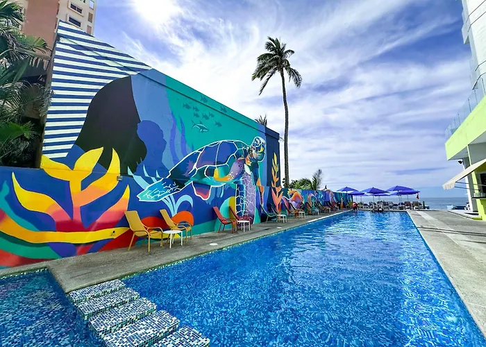 Garner Hotel Mazatlan Beach By Ihg