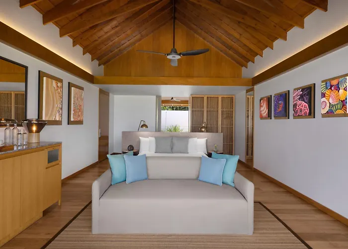 Emerald Faarufushi Resort & Spa