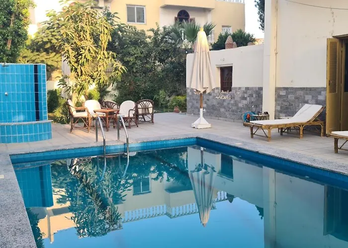 Senmut Luxory Apartments