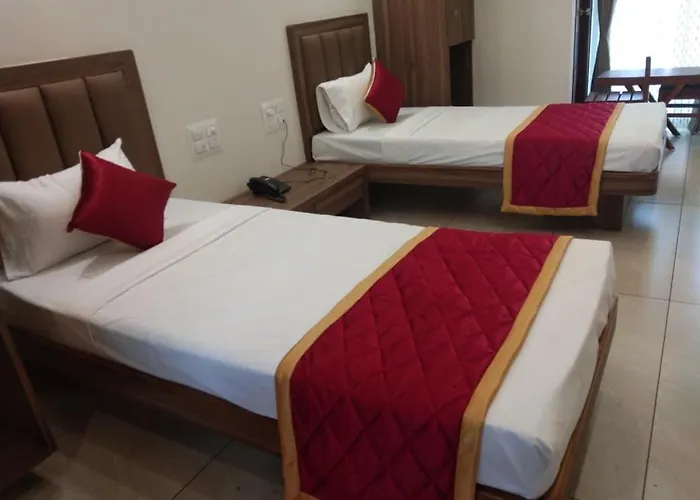 Hotel Rays Inn Boarding&Lodging