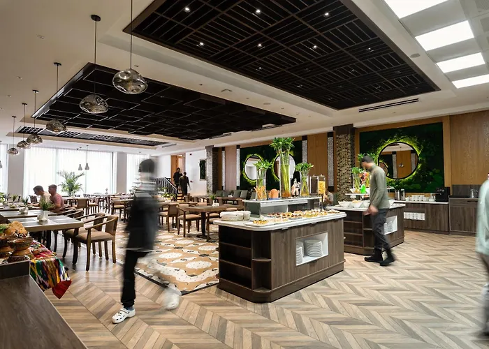Shamsan Airport Hotel