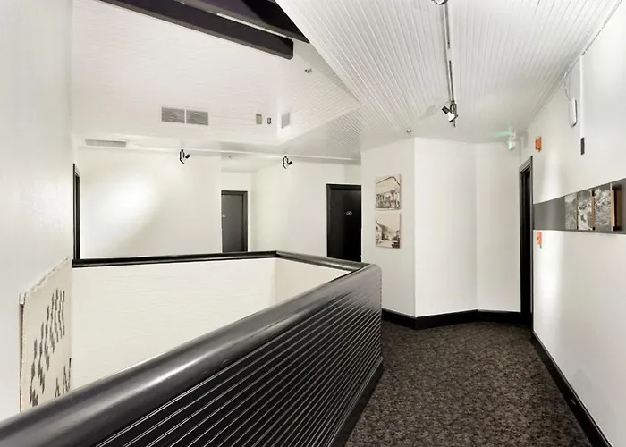 Independence Square 213, Spacious Hotel Room With 2 Queen Beds, Wet Bar, And Sitting Area